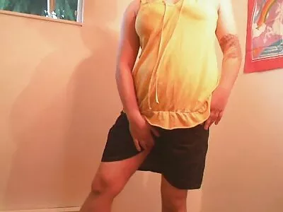 Se pare că îi place să mănânce sexi lrani păsărică