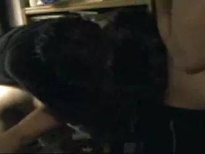 Sex cu your pornsexy o brunetă pe scaun