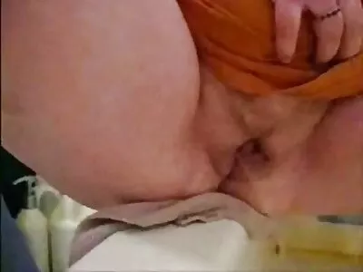 Această fată exhibiționistă este sara jay xxnx a mea
