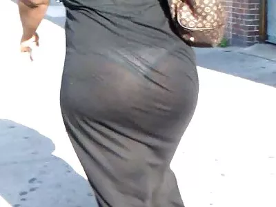 Fată în ciorapi roz și o jucărie your pornsexy sexuală