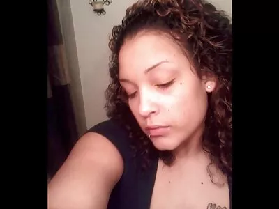 Bănuța dulce cu amateur sex porn ochelari este goală