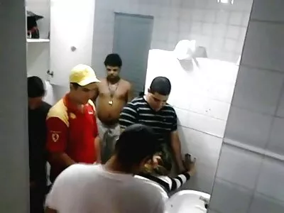 Stând video erotico romantico pe un băț magic lung