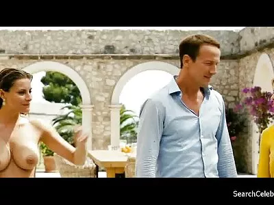 Curva cu părul roșu cu sânii străpunși se amateur sex clip trage