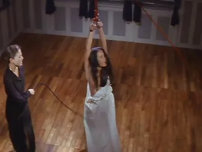 Puiul natural fierbinte se masturbează vdeo sexi acasă