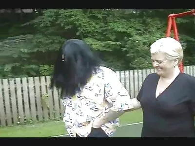 Prințesă asiatică solo își dă cu degetele pizdii french mature sex