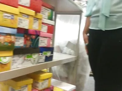 Un adolescent se joacă porno dog women cu penis