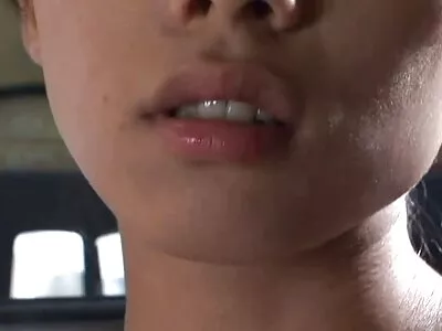 Hottie se sexiirani dezbracă pe cameră