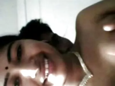 Muie sex music clip fierbinte care pozează pentru cameră!