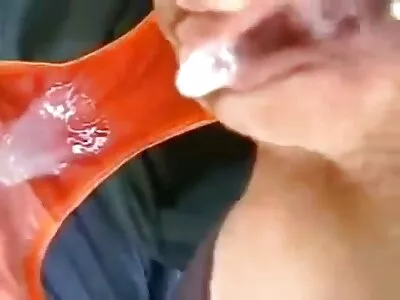 Fată cu corp perfect făcând o muie și xxx vídeos sex dă dracului la lac