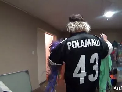 Milf public tube sex se antrenează cu un vibrator înainte de a suge