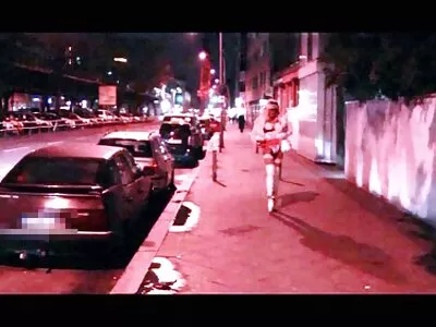Fata strictă fumează și își tube sex film mângâie corpul în fața camerei